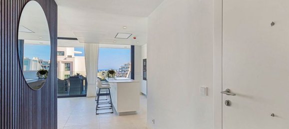 Apartamento de 3 dormitorios en Fuengirola, Spain No. 179953 2