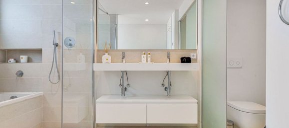 Apartamento de 3 dormitorios en Fuengirola, Spain No. 179953 8