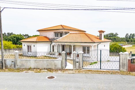 4 غرف نوم منزل في Febres, Portugal رقم 160443