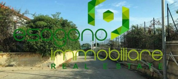 5-salle Entrepôt à Syracuse, Italy No. 354797 3