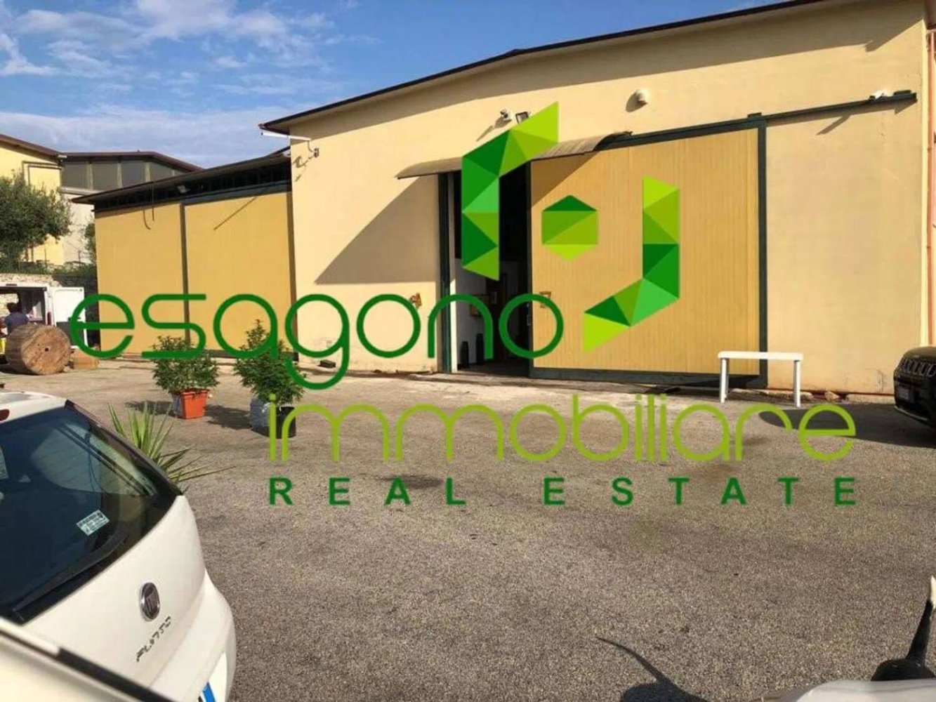 5-salle Entrepôt à Syracuse, Italy No. 354797