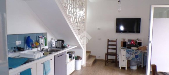 Вилла с 2 спальнями в Анцио, Италия № 207791 2