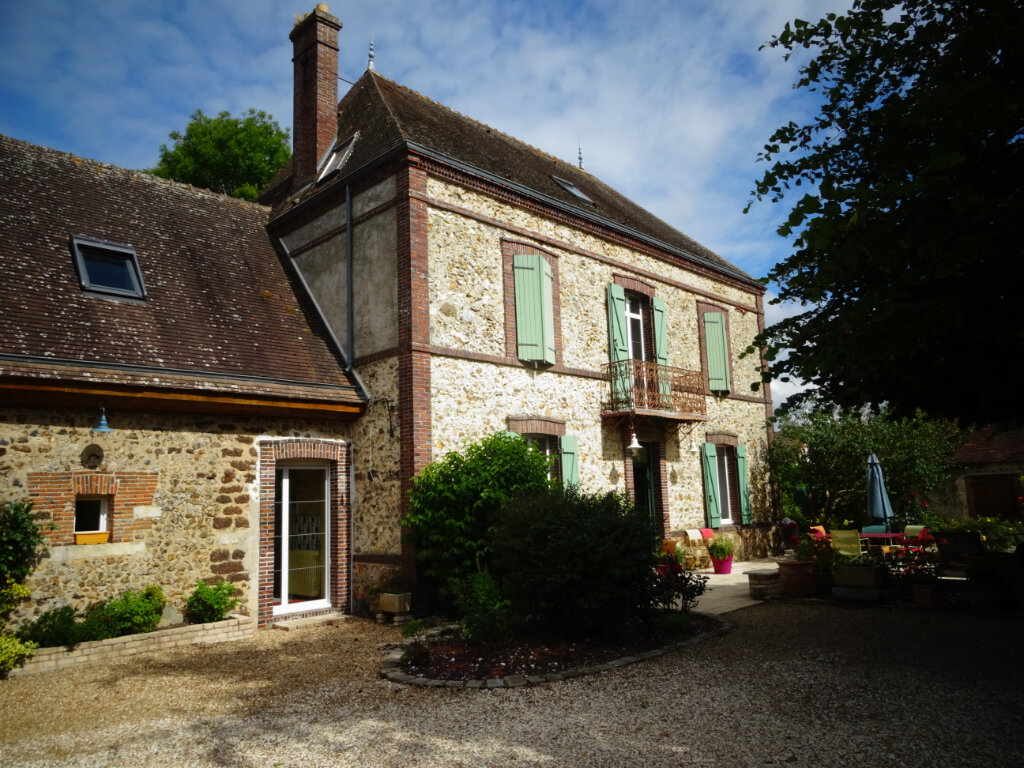 6 chambres Maison à La Loupe, France No. 104459