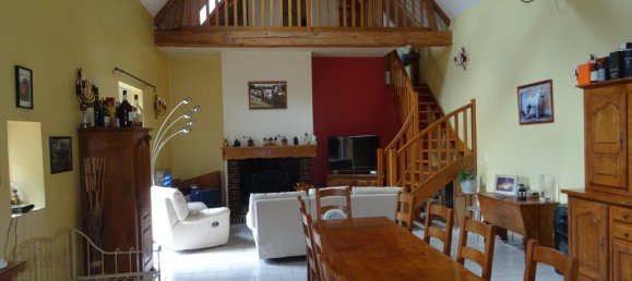 6 chambres Maison à La Loupe, France No. 104459 4