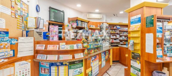 2-Zimmer Gewerbliche Immobilie in Caronno Pertusella, Italy, Nr. 156039 2