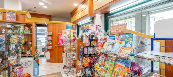 2-Zimmer Gewerbliche Immobilie in Caronno Pertusella, Italy, Nr. 156039 3