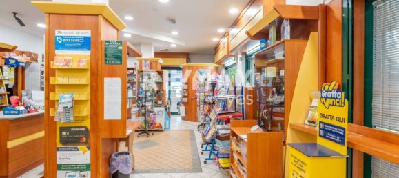 2-Zimmer Gewerbliche Immobilie in Caronno Pertusella, Italy, Nr. 156039 16