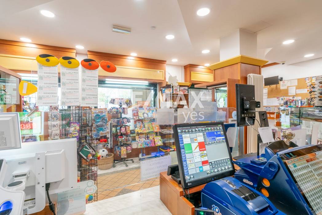 2-Zimmer Gewerbliche Immobilie in Caronno Pertusella, Italy, Nr. 156039