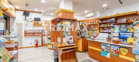 2-Zimmer Gewerbliche Immobilie in Caronno Pertusella, Italy, Nr. 156039 5