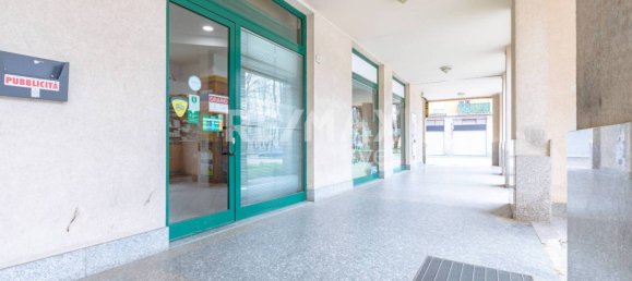 2-Zimmer Gewerbliche Immobilie in Caronno Pertusella, Italy, Nr. 156039 28