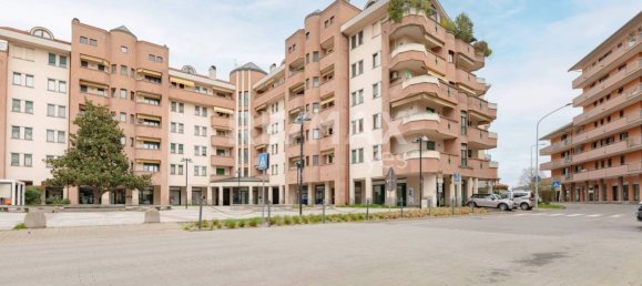 2-Zimmer Gewerbliche Immobilie in Caronno Pertusella, Italy, Nr. 156039 23