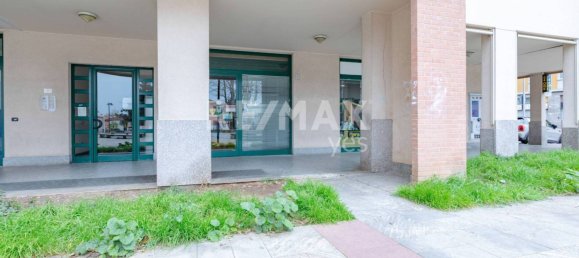 2-Zimmer Gewerbliche Immobilie in Caronno Pertusella, Italy, Nr. 156039 27