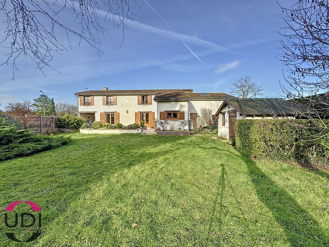 3 bedrooms House in Milly-la-Foret, France No. 147734