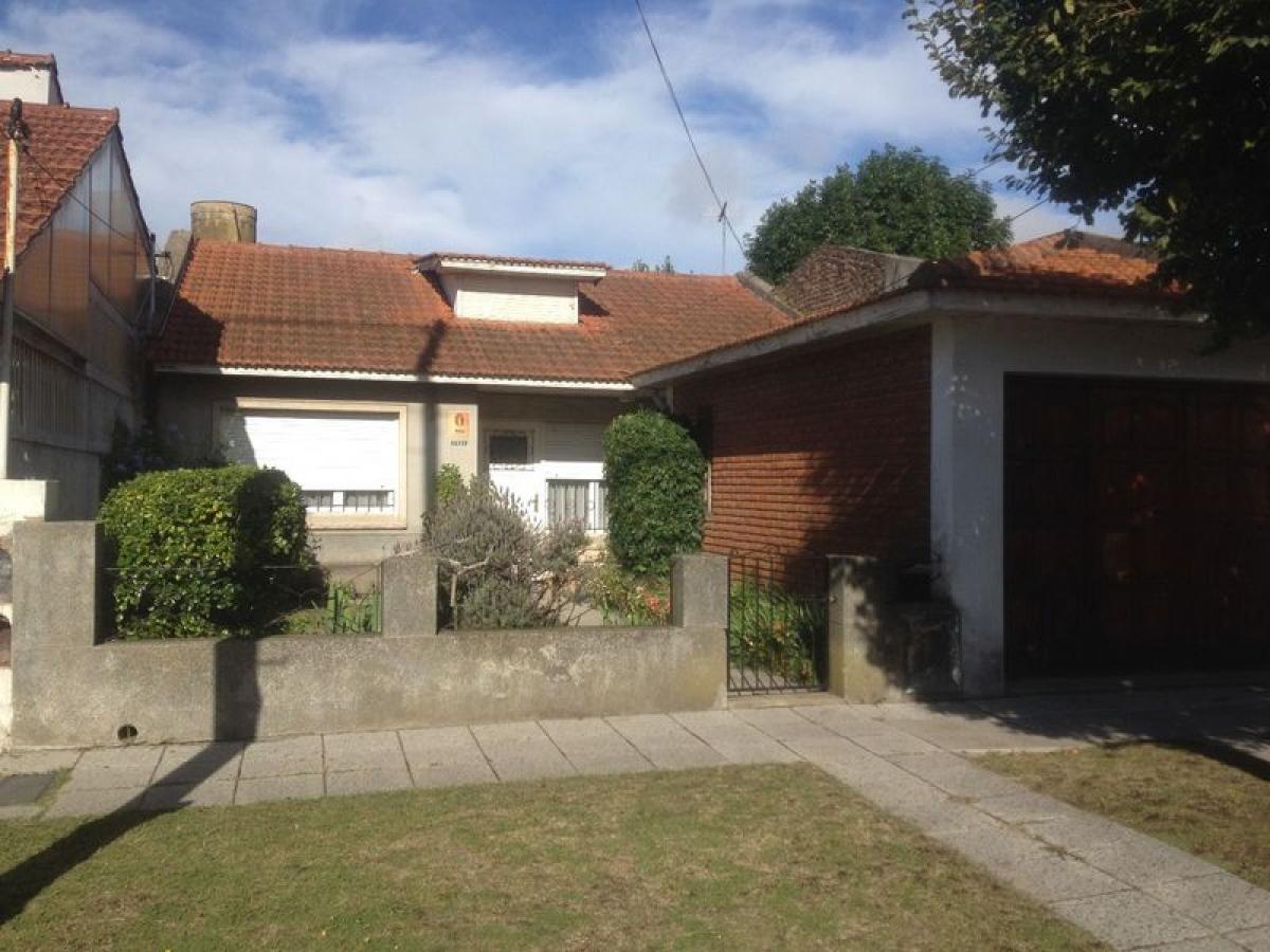 2 bedrooms House in Mar del Plata, Argentina No. 89633