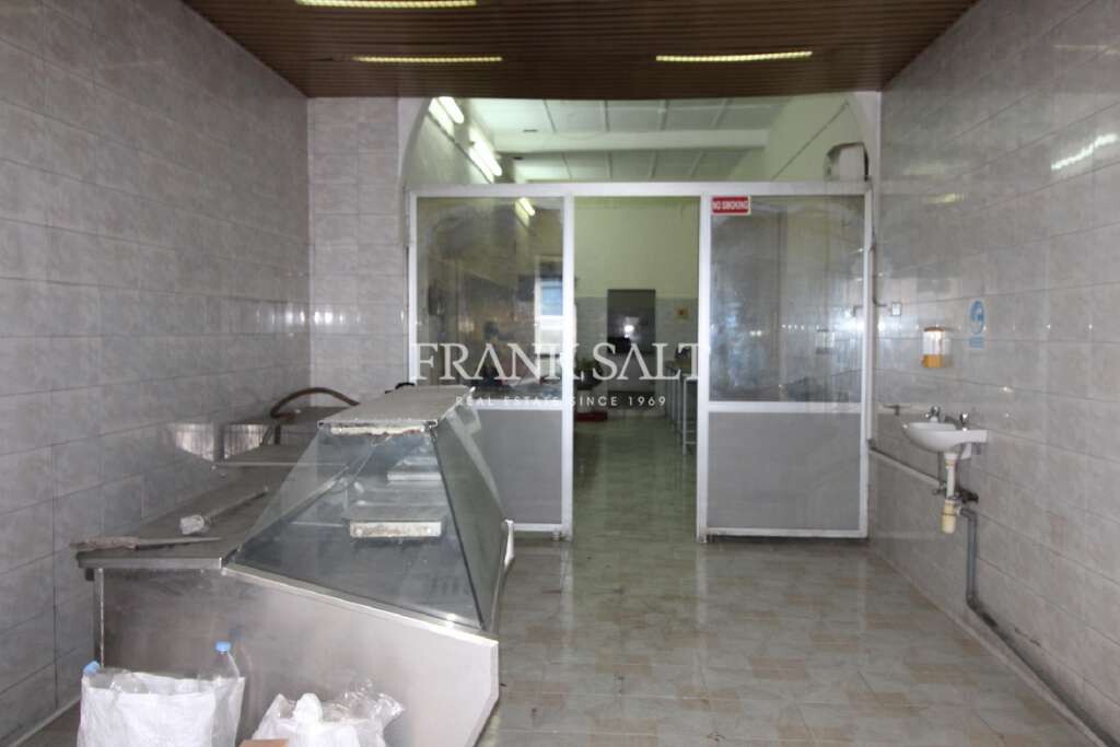 Tienda en Mosta, Malta 103 m² No. 11948