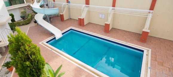 4 Schlafzimmer Property in Kargicak, Turkey, Nr. 6639 13