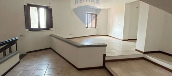 3-salle Appartement à Perugia, Italy No. 145620 7