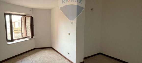 3-salle Appartement à Perugia, Italy No. 145620 3