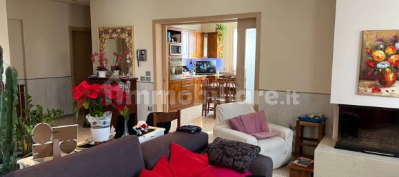 3 Schlafzimmer Villa in Bassano del Grappa, Italy, Nr. 112421 5
