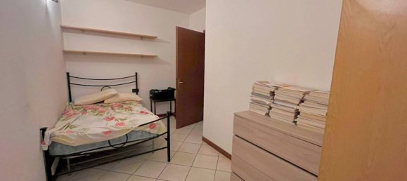 Квартира с 2 спальнями в Кастильоне делле Стивьере, Италия № 124105 9