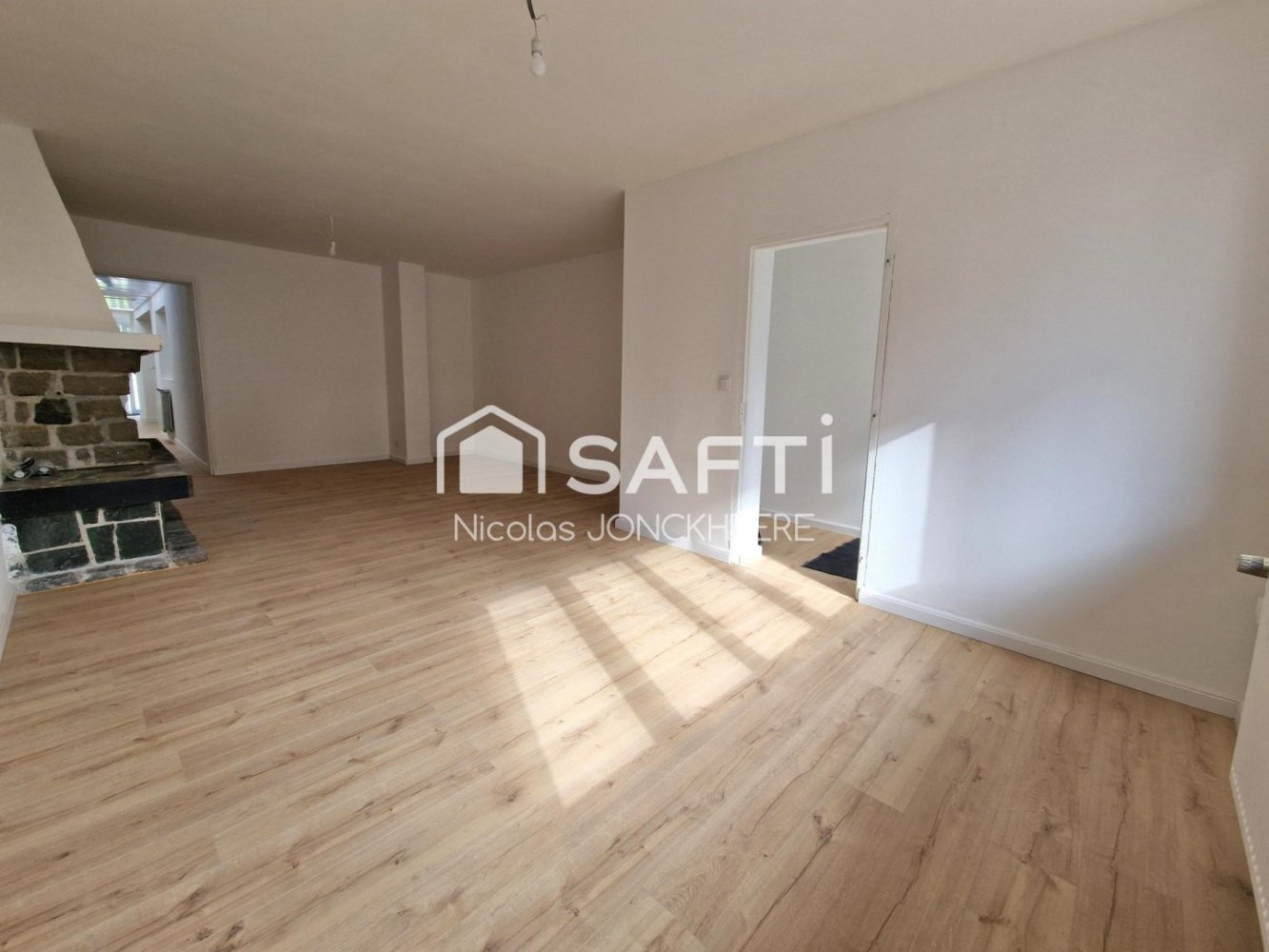 Villa de 5 dormitorios en Annezin, France No. 234169