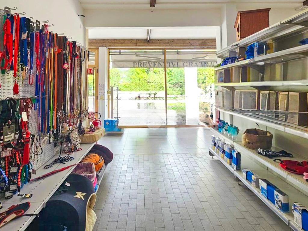 4 rooms Commercial property in Nuvolento, Italy No. 293760