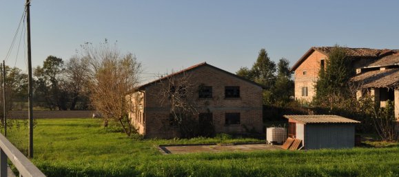 Lagerhaus in Parma, Italy 450m², Nr. 332635 2