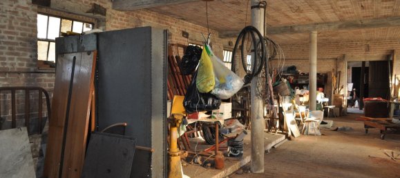 Lagerhaus in Parma, Italy 450m², Nr. 332635 11