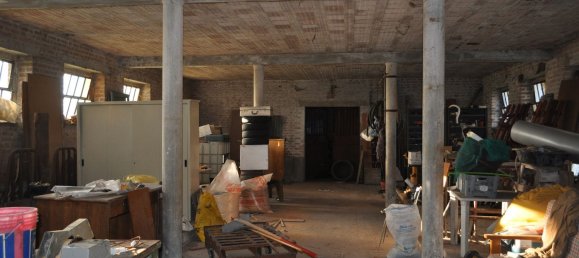 Lagerhaus in Parma, Italy 450m², Nr. 332635 5