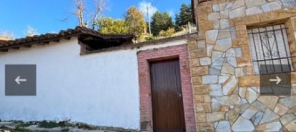 Adosado de 4 dormitorios en León, Spain No. 162226 2