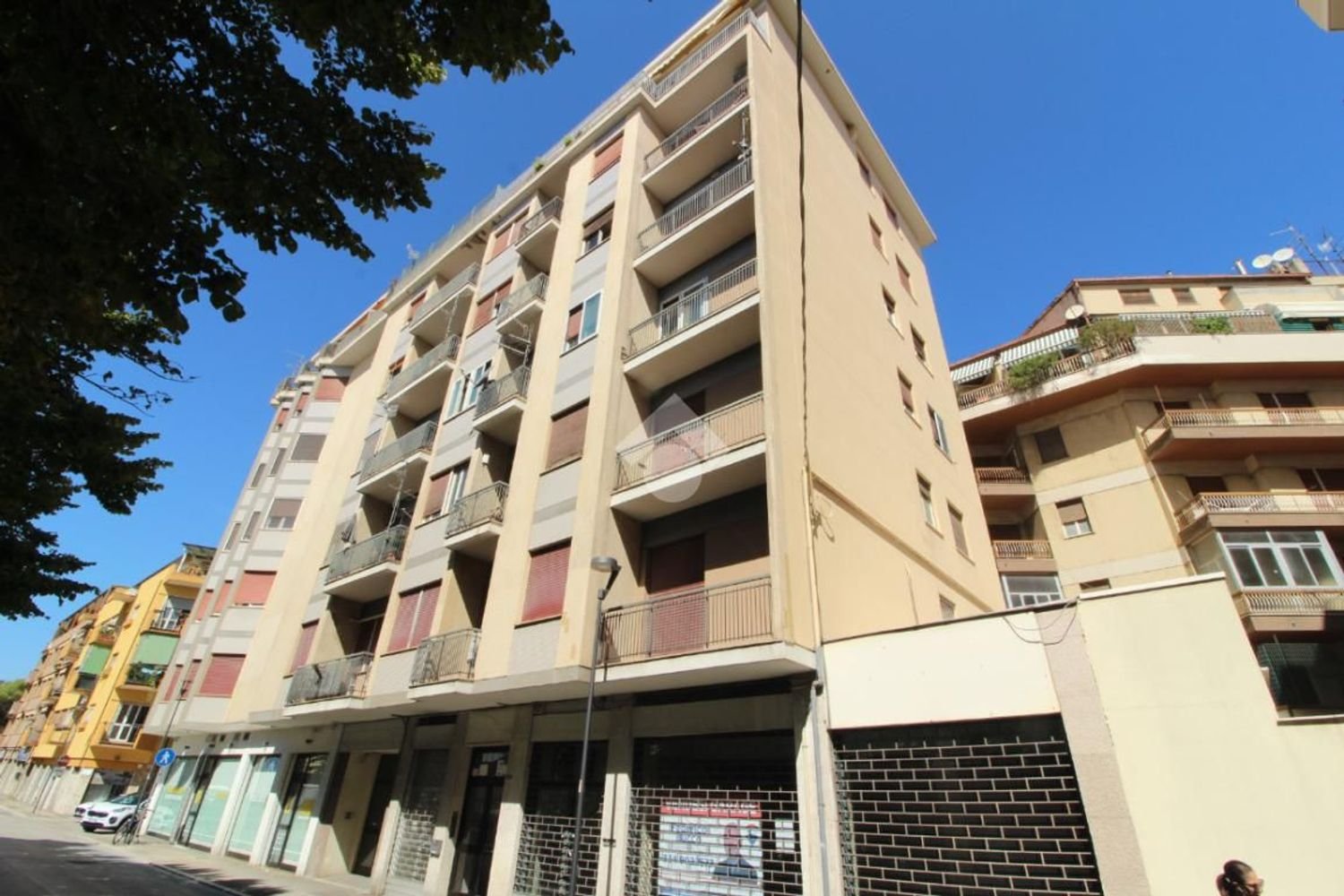 5 غرف نوم شقة في Pescara, Italy رقم 348045