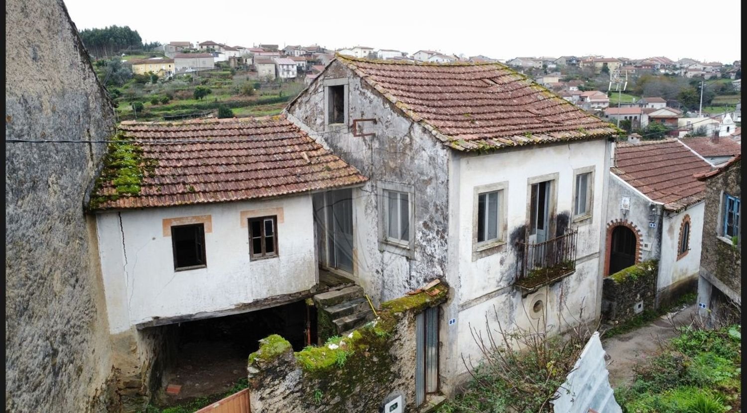 3 chambres Maison à Lorvao, Portugal No. 174652