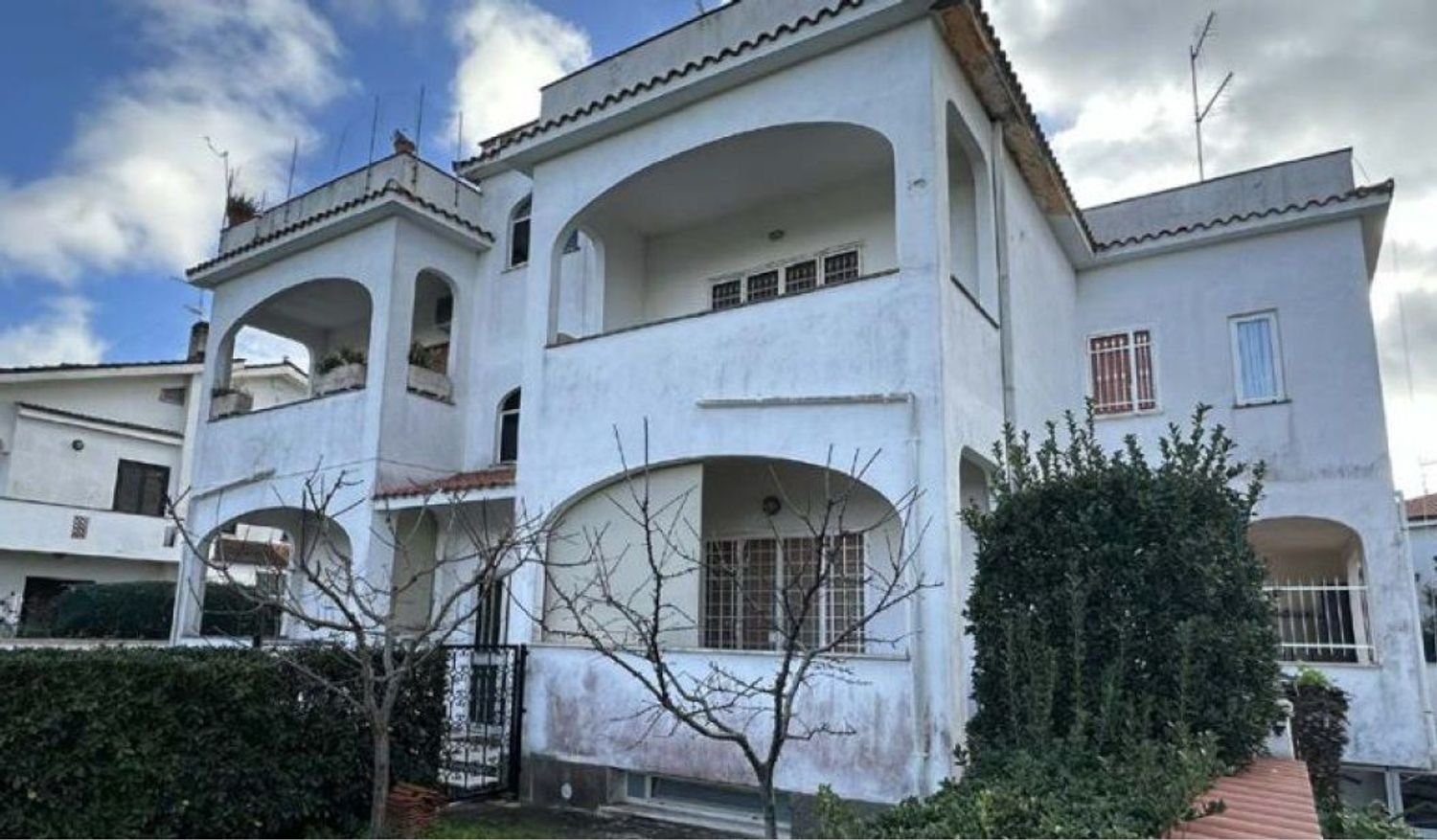 Квартира с 2 комнатами в Ардеа, Италия № 202019