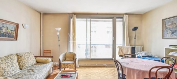 4 rooms Apartment in Paris, France No. 136481 2