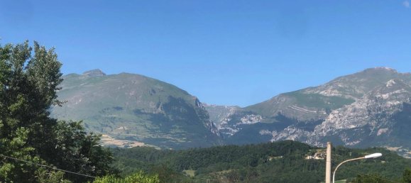 3 bedrooms House in Amandola, Italy No. 90099 7