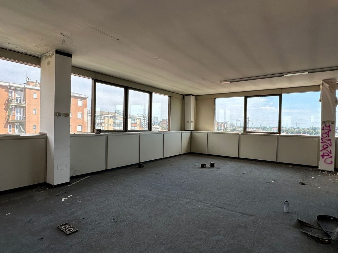 Gebäude in Cologno Monzese, Italy 3016m², Nr. 298894