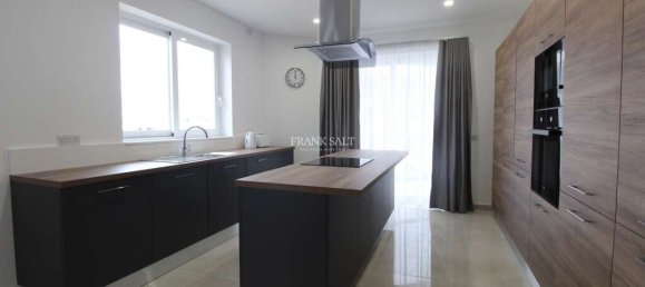 3 bedrooms Apartment in San Gwann, Malta No. 6830 5
