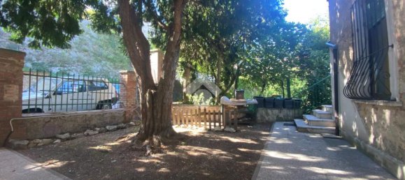 2 bedrooms Apartment in Acquasparta, Italy No. 347394 4