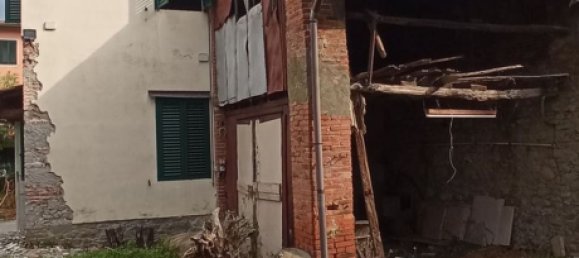 Casa de 6 habitaciónes en Pescia, Italy No. 93040 3