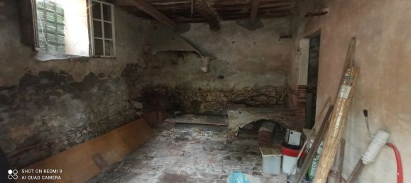 Casa de 6 habitaciónes en Pescia, Italy No. 93040 8