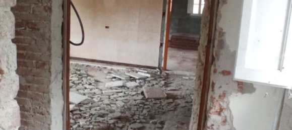 Casa de 6 habitaciónes en Pescia, Italy No. 93040 26