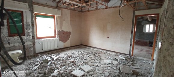 Casa de 6 habitaciónes en Pescia, Italy No. 93040 25