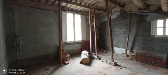 Casa de 6 habitaciónes en Pescia, Italy No. 93040 19