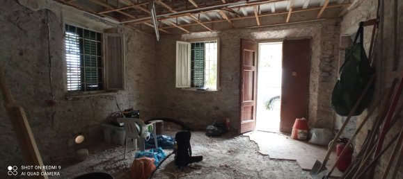 Casa de 6 habitaciónes en Pescia, Italy No. 93040 12