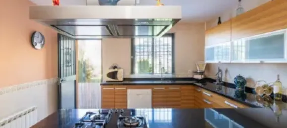 4 bedrooms House in Jun, Spain No. 94746 8