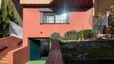 4 bedrooms House in Jun, Spain No. 94746