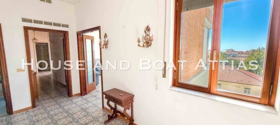 2 bedrooms Apartment in Livorno, Italy No. 305844 5