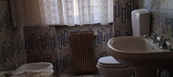 6 bedrooms Apartment in Lucca, Italy No. 379036 4