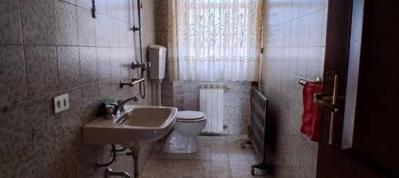 6 bedrooms Apartment in Lucca, Italy No. 379036 5