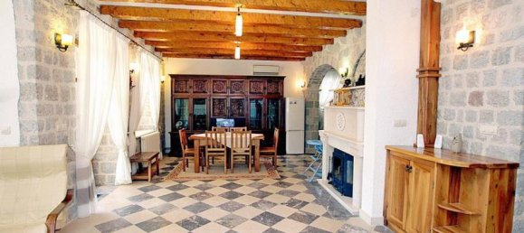 4 bedrooms Commercial property in Budva, Montenegro No. 121 19